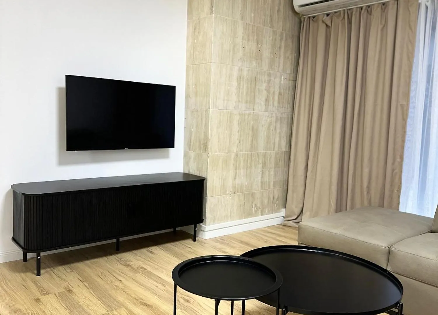Bazaar Apartment 03 티라나 알바니아